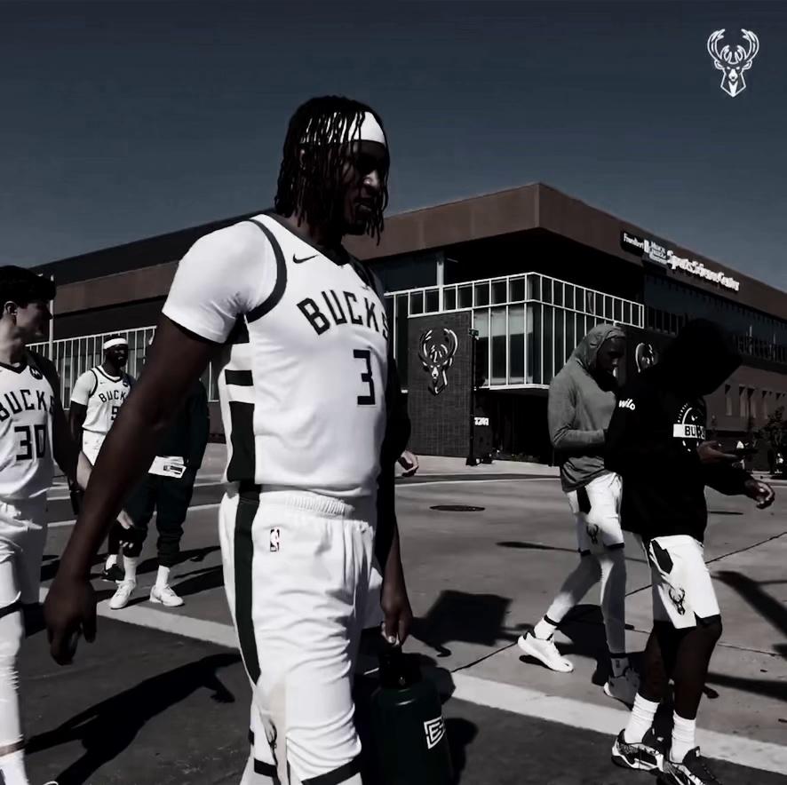 里程碑夜！密尔沃基雄鹿伤情更新，意大利杯转会期刷纪录，震撼外界，资深球员宣示担当 