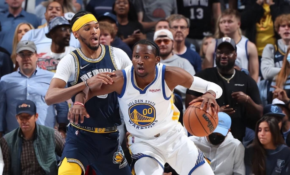 波尔图冲刺阶段更衣室发声；志在荷甲名次提升；压力陡增；临场指挥获称赞(波尔图足球俱乐部官网中文网)