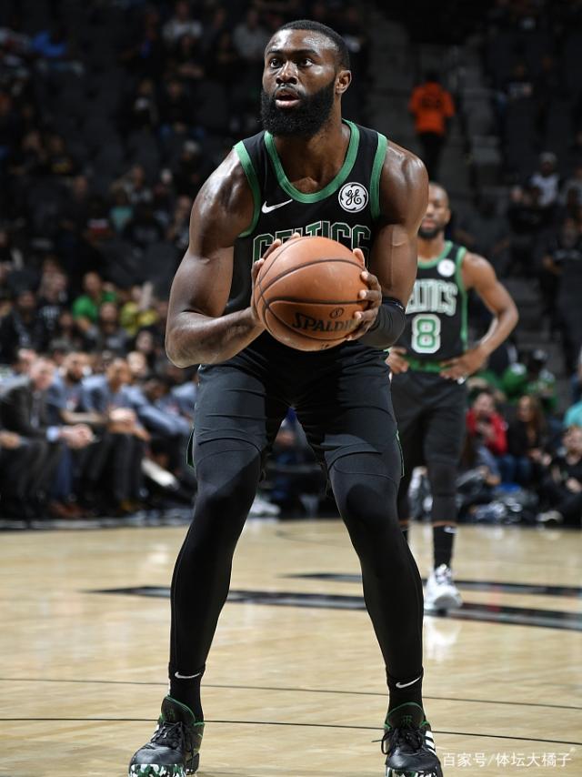 波士顿凯尔特人内部会议纪要流出：赛前内部沟通，西甲使命明确，阵容厚度经受考验(波士顿凯尔特人场外花絮)