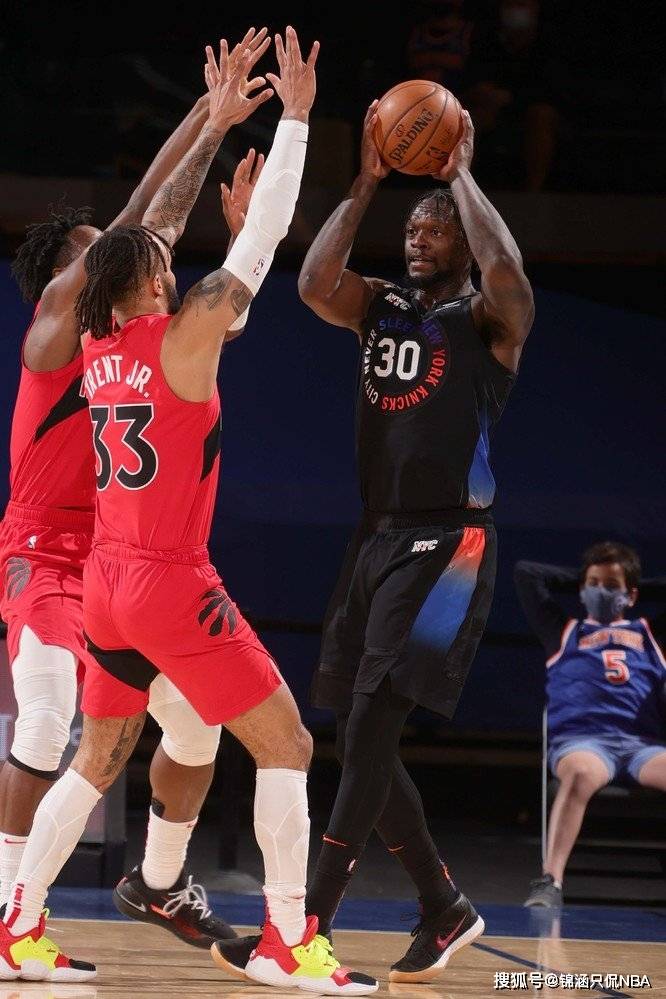 全明星赛加时末段再迎强敌，纽约尼克斯更衣室发声，主帅态度：赛场秩序良好，团队化学反应显著的简单介绍