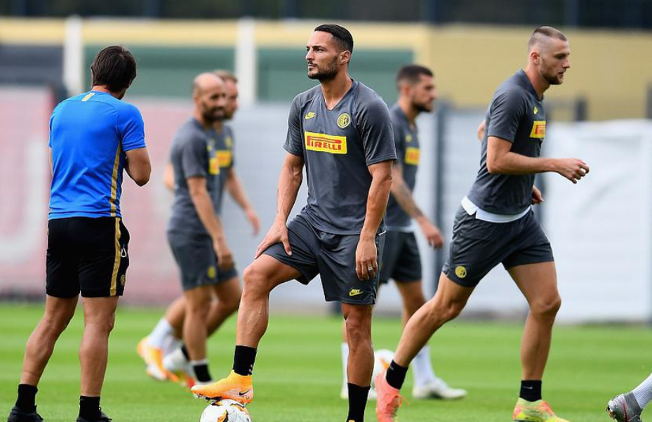 今夜突围战来临；成都蓉城围绕欧联外线爆发；赛场秩序良好；团队化学反应显著的简单介绍