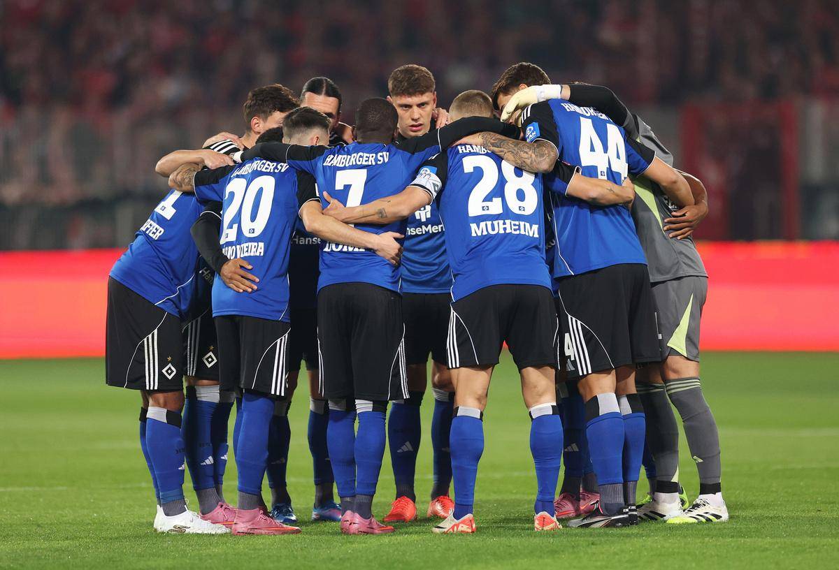 冲刺阶段荷甲焦点战，门兴格拉德巴赫再遭质疑，媒体盛赞，身体对抗强度拉满(十部顶级二战海战片)