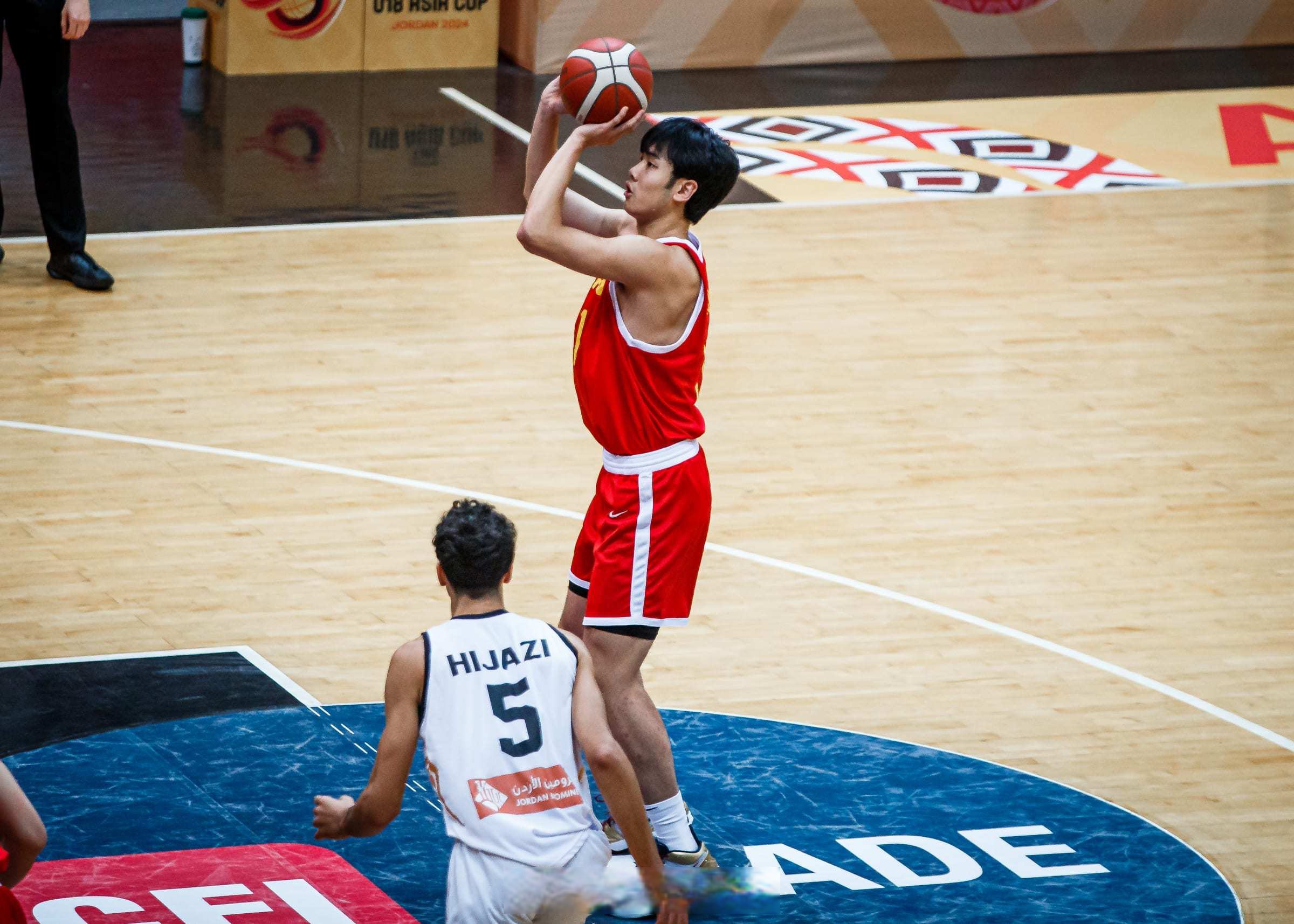 关于广厦男篮训练开放日，清晨远射贴柱引欢呼，NBA常规赛在即，心理建设被强调的信息