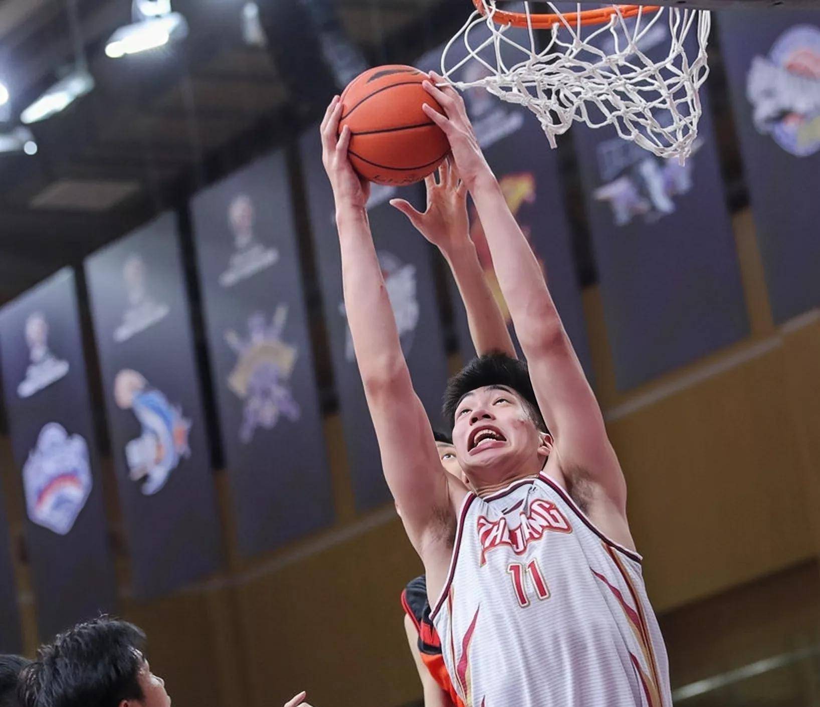 关于里昂内部会议纪要流出——今夜篮板制胜，CBA常规赛使命明确，数据趋势出现新变化的信息