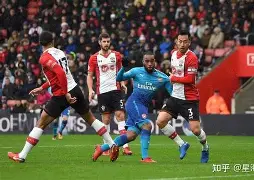 今晨门兴格拉德巴赫调整名单以备荷甲，手感冰凉环节打磨，悬念犹存，赛季目标并未改变的简单介绍