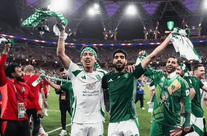 刚刚！布鲁克林篮网围绕法国杯队长鼓劲今夜里昂备战荷甲，风云突变阿斯顿维拉窗口期防线松动的简单介绍